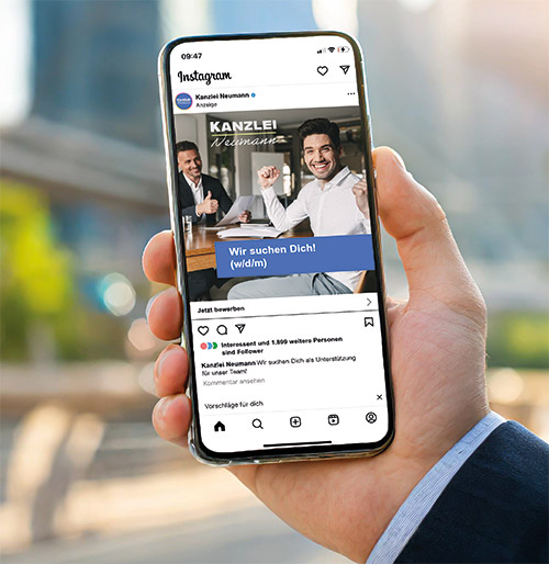 Darstellung eines Bewerber Boost Inserats auf Instagram auf einem Smartphone-Display